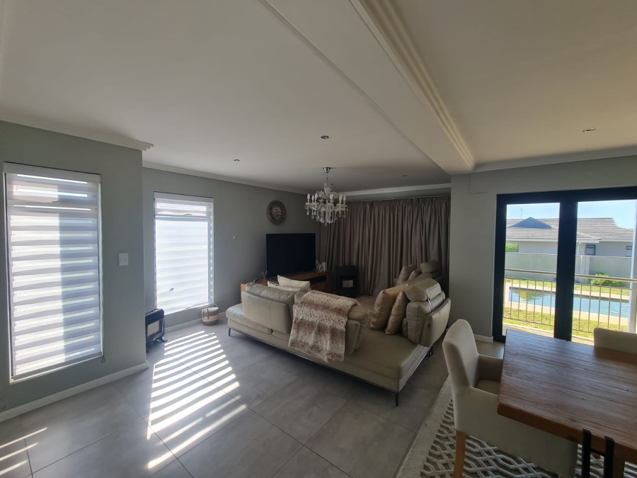 4 Bedroom Property for Sale in Kidds Beach Eastern Cape